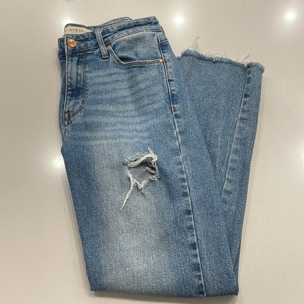 Guess Eco slim mom jeans, 85% Cotton, 14% Lyocell & 1% elastane/spandex size 26